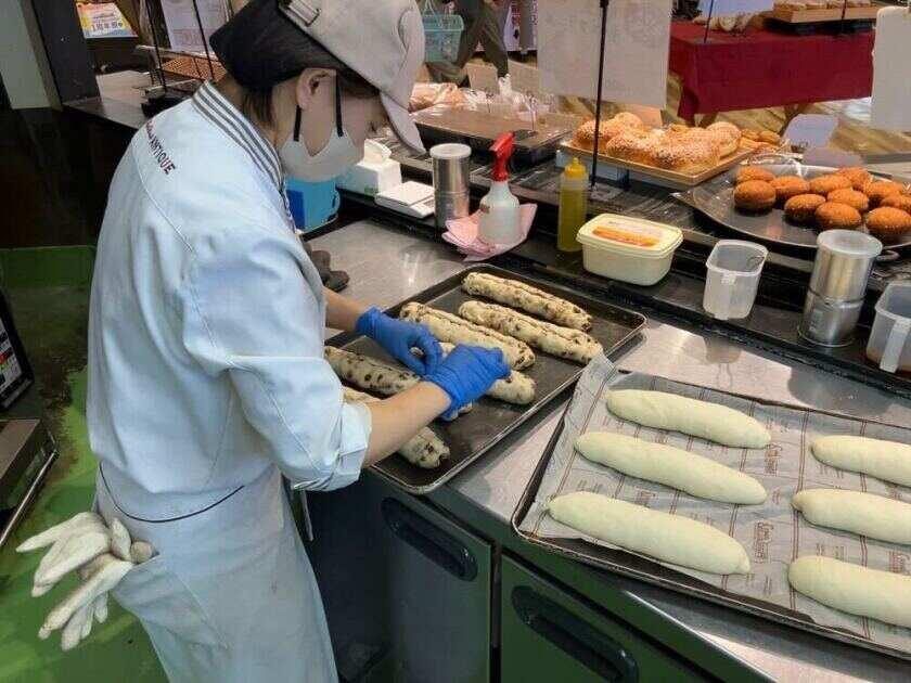 ハートブレッドアンティーク イオンモール香椎店の制服5