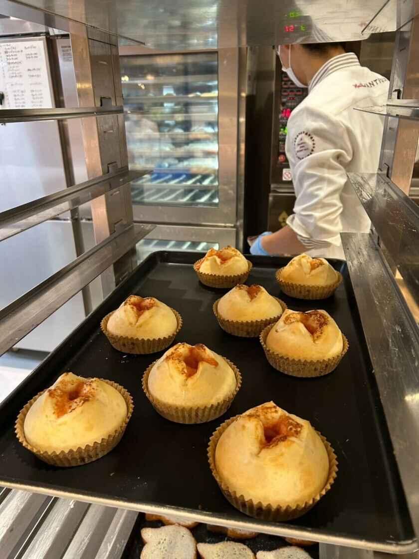 ハートブレッドアンティーク イオンモール福岡店の制服3