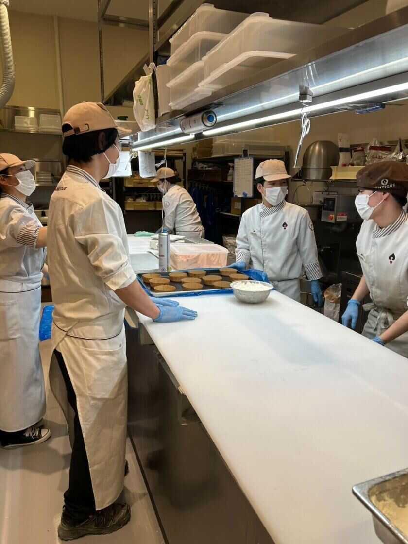 ハートブレッドアンティーク イオンモール福岡店の制服5