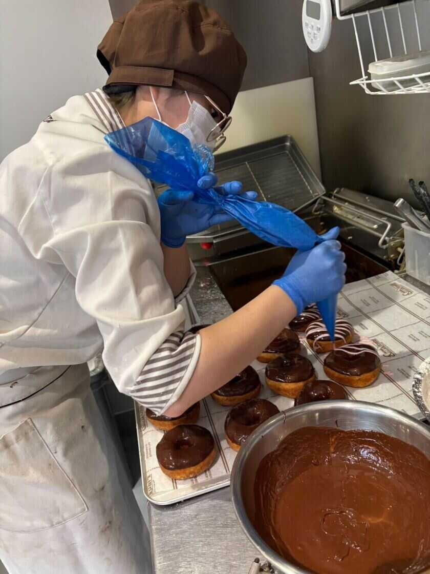 ハートブレッドアンティーク ゆめタウン飯塚店の制服1