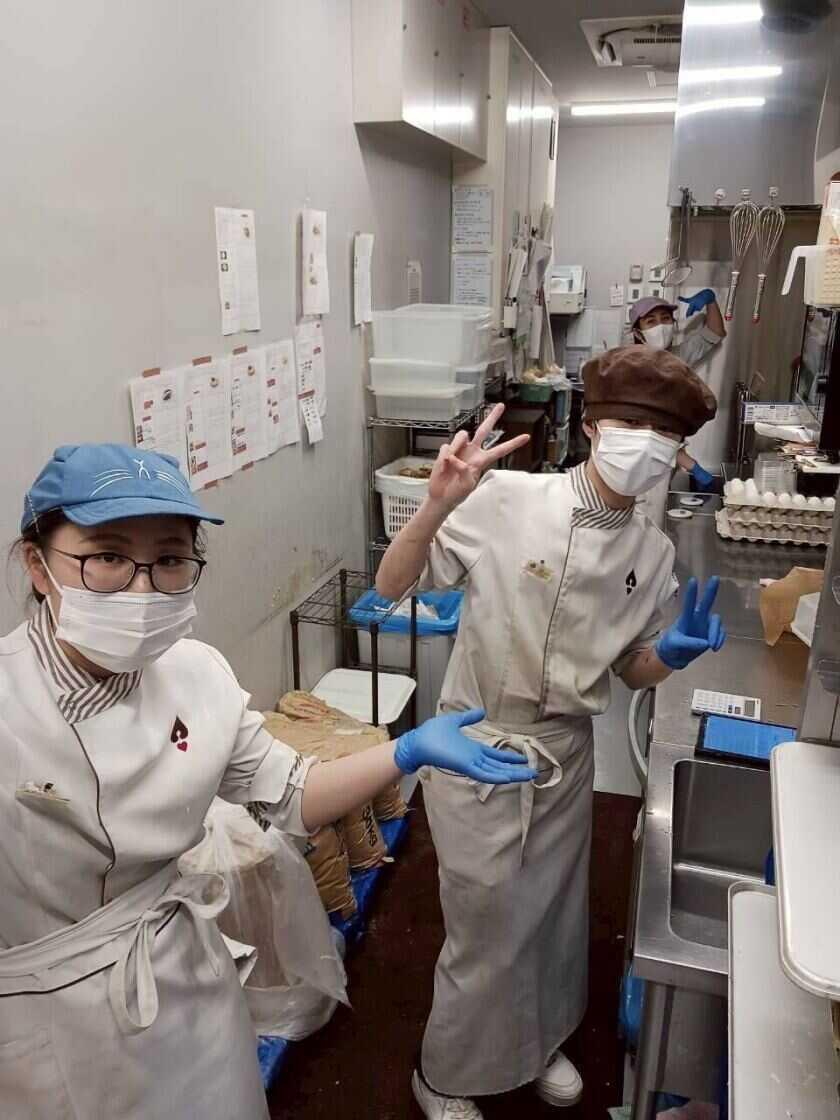 ハートブレッドアンティーク VIERRA小倉店の制服2