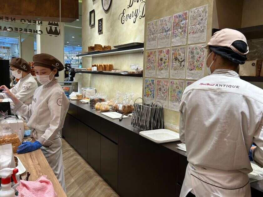 HEART BREAD ANTIQUE 木の葉モール橋本店の制服2