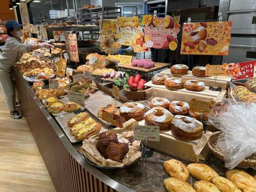 HEART BREAD ANTIQUE 木の葉モール橋本店の制服3