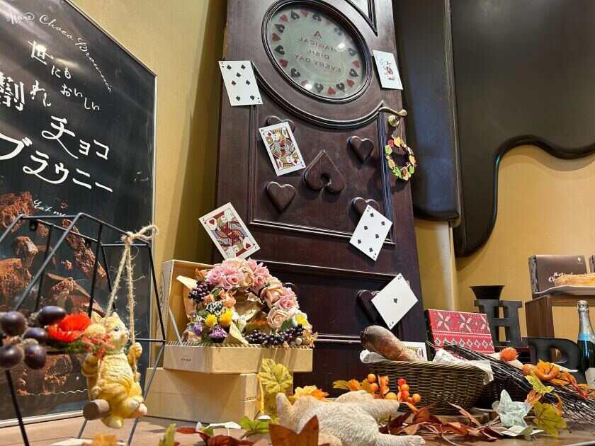 HEART BREAD ANTIQUE 福岡天神店の制服4