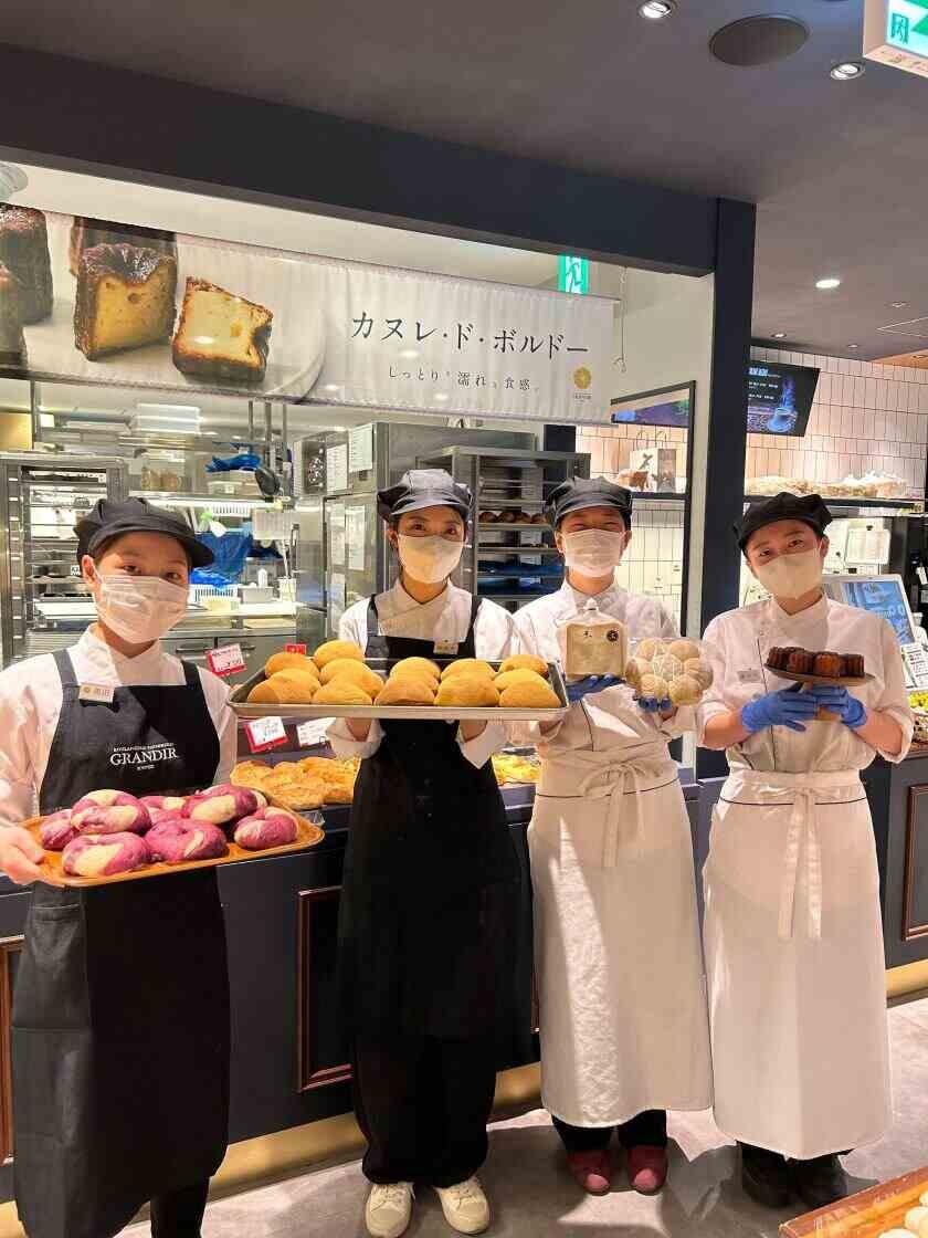 GRANDIR福岡天神店の制服6