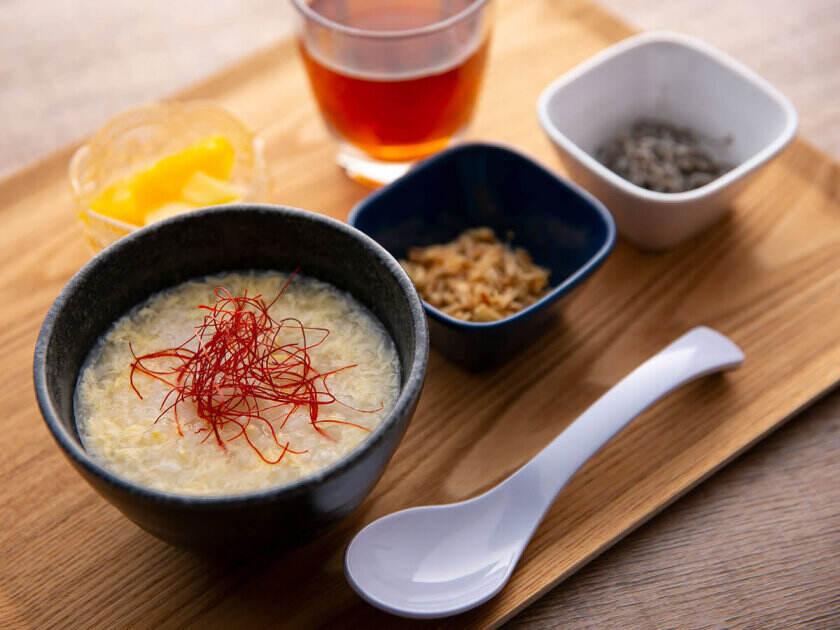 HOTEL U's香櫨園の制服5