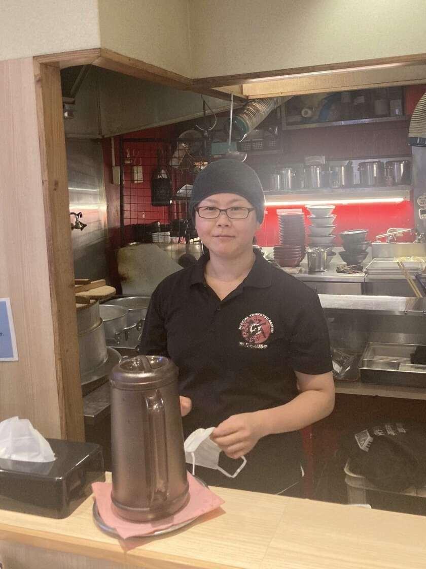 伝統熊本豚骨 伝の制服1