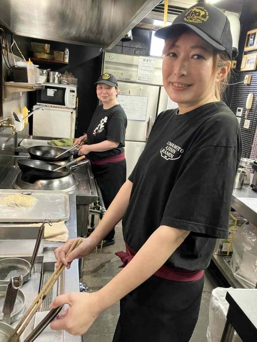 重光産業株式会社の制服1