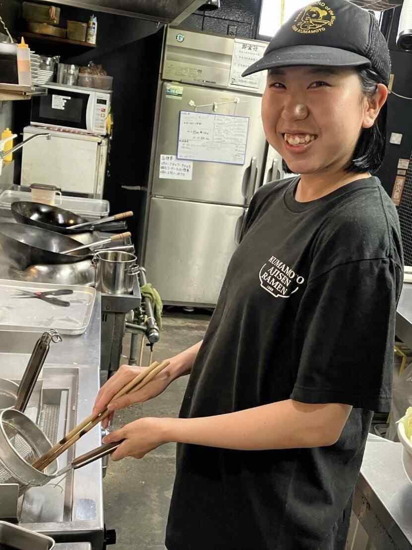 重光産業株式会社の制服2