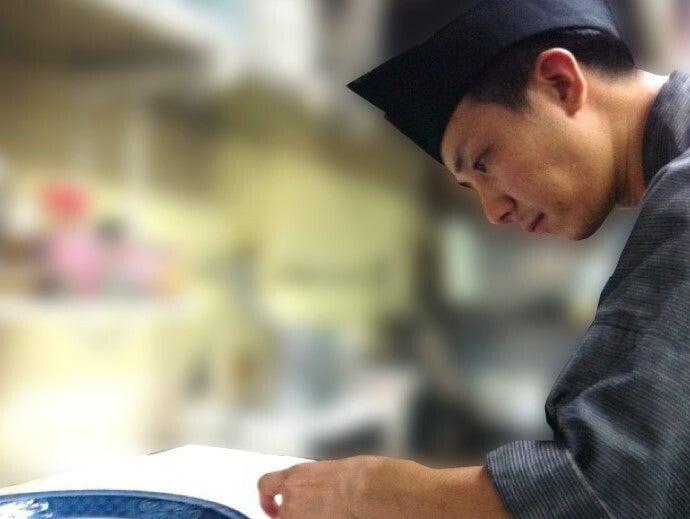 あそばれ 新宿東口店の制服1