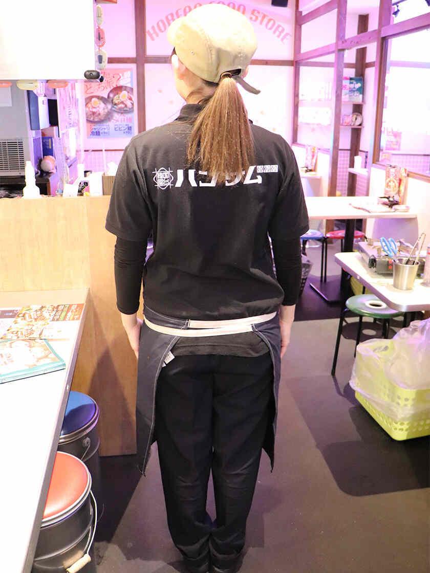 韓国屋台ハンサム 海浜幕張店の制服2