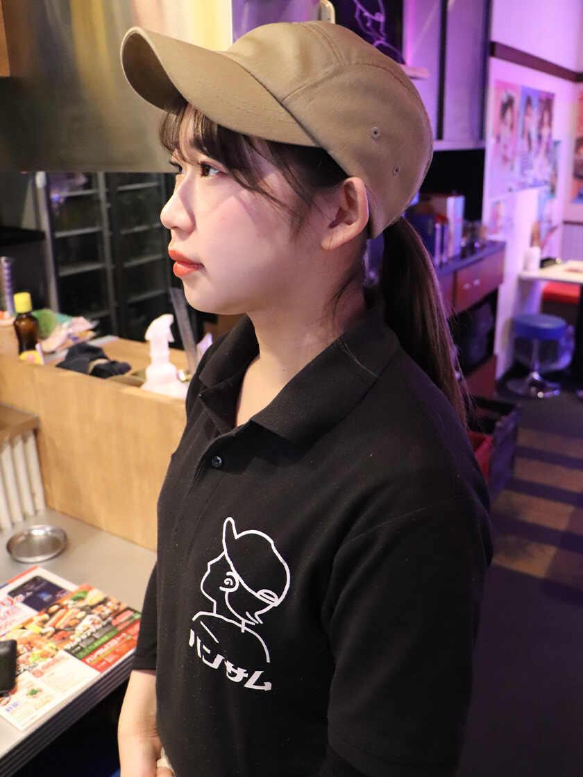 韓国屋台ハンサム 海浜幕張店の制服3