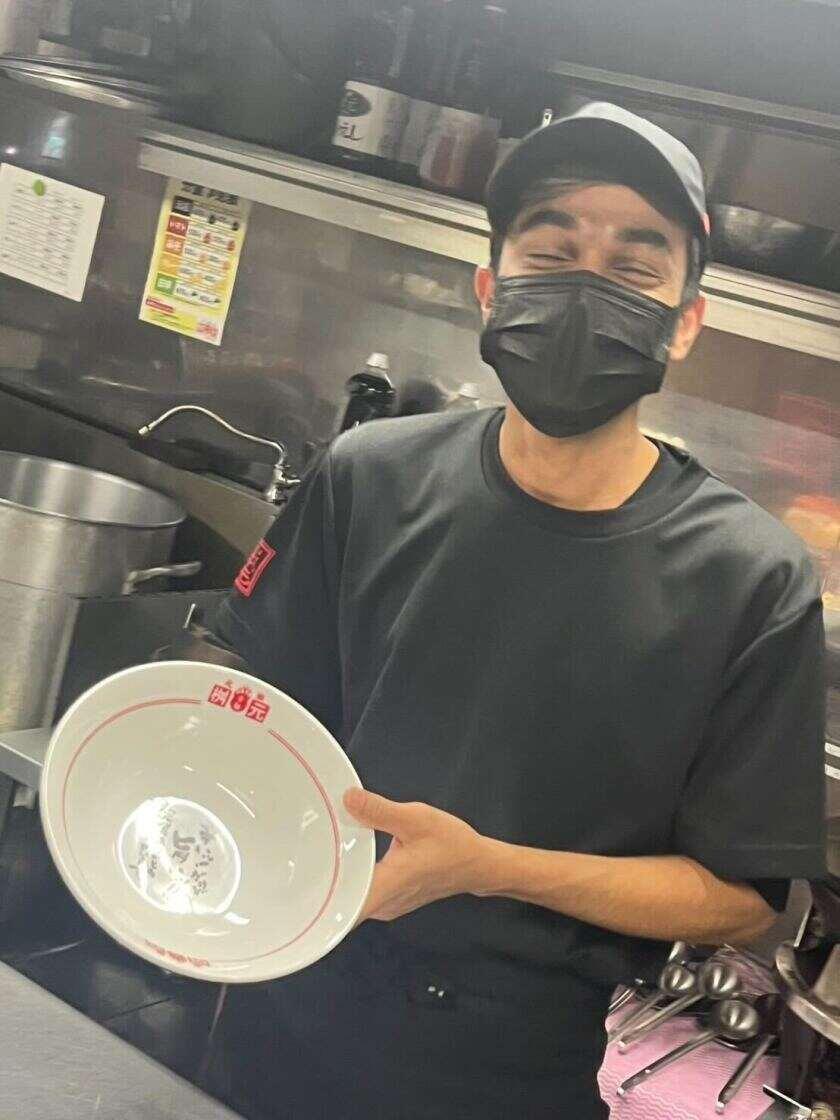 辛麺屋桝元 イオンモール福岡の制服1