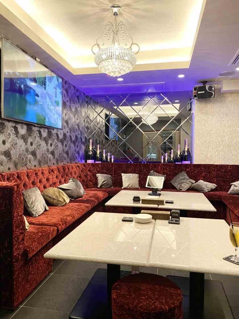 LUXURY BAR&LOUNGE MILAS 恵比寿店の制服8