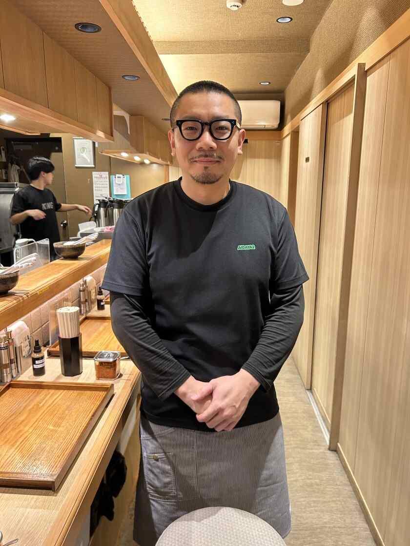 水原製麺の制服3