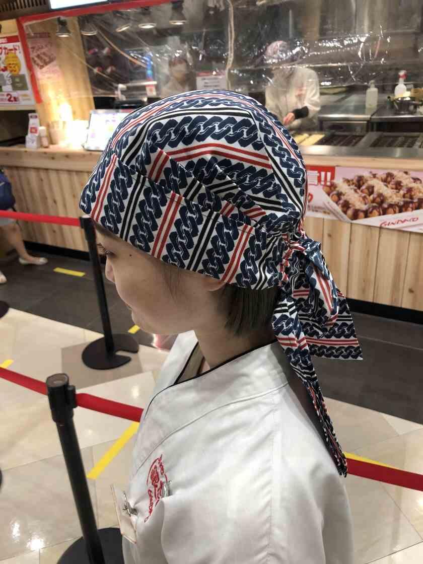 築地銀だこ 鳥栖プレミアムアウトレット店の制服2