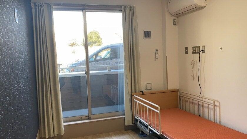 グループホームなかまちの制服4