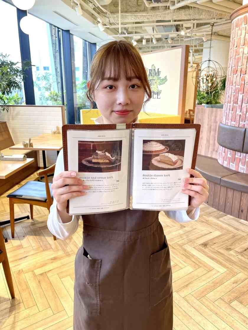 Mother Moon Cafe* 天保山店の制服6