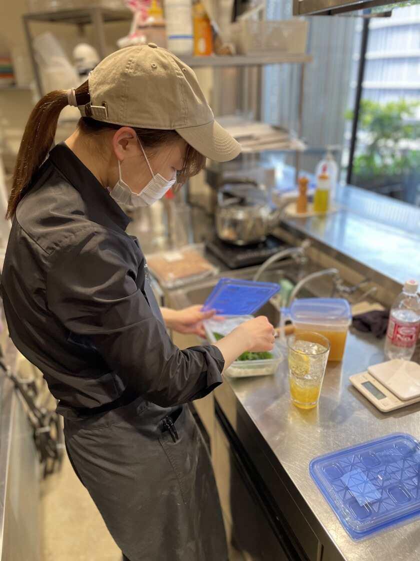 Mother Moon Cafe* umie店の制服5