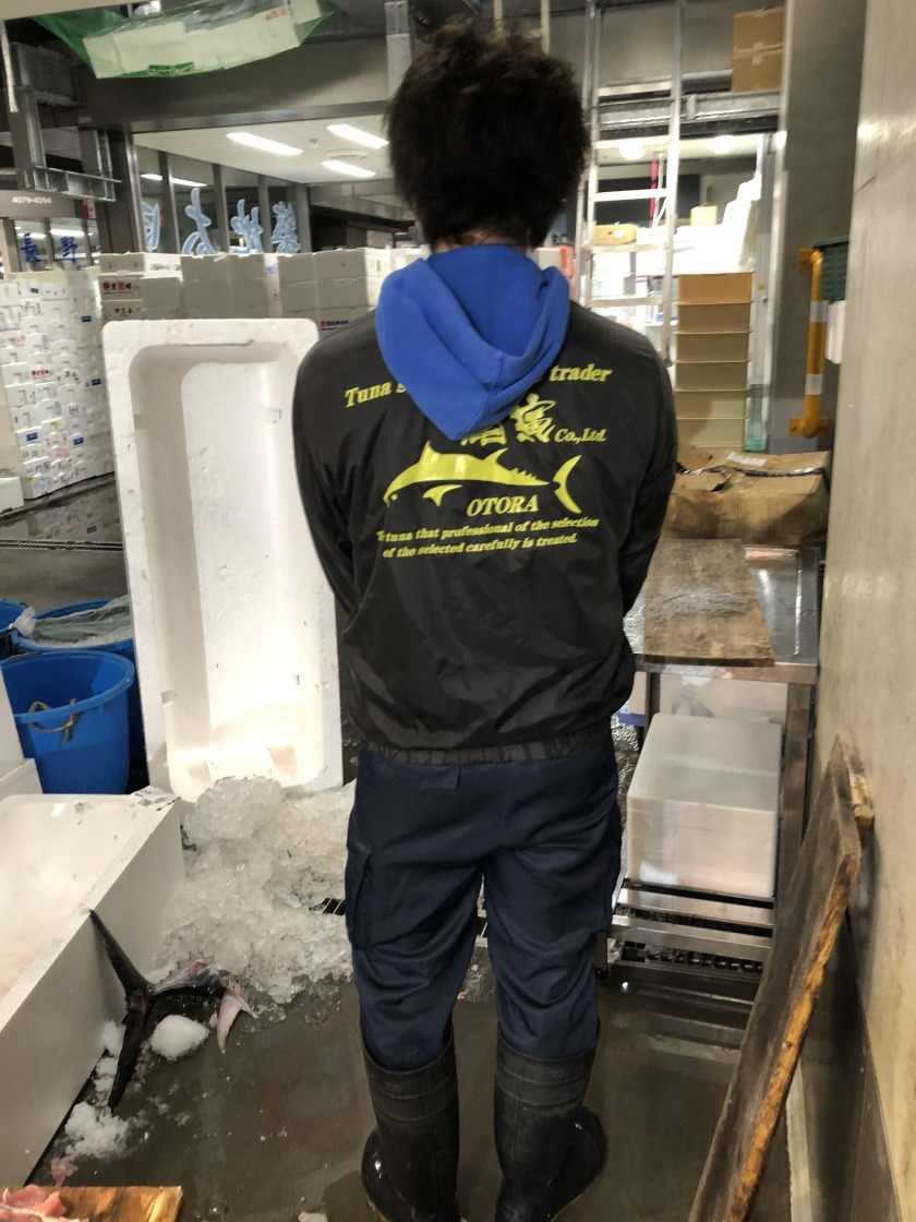 株式会社尾寅の制服3