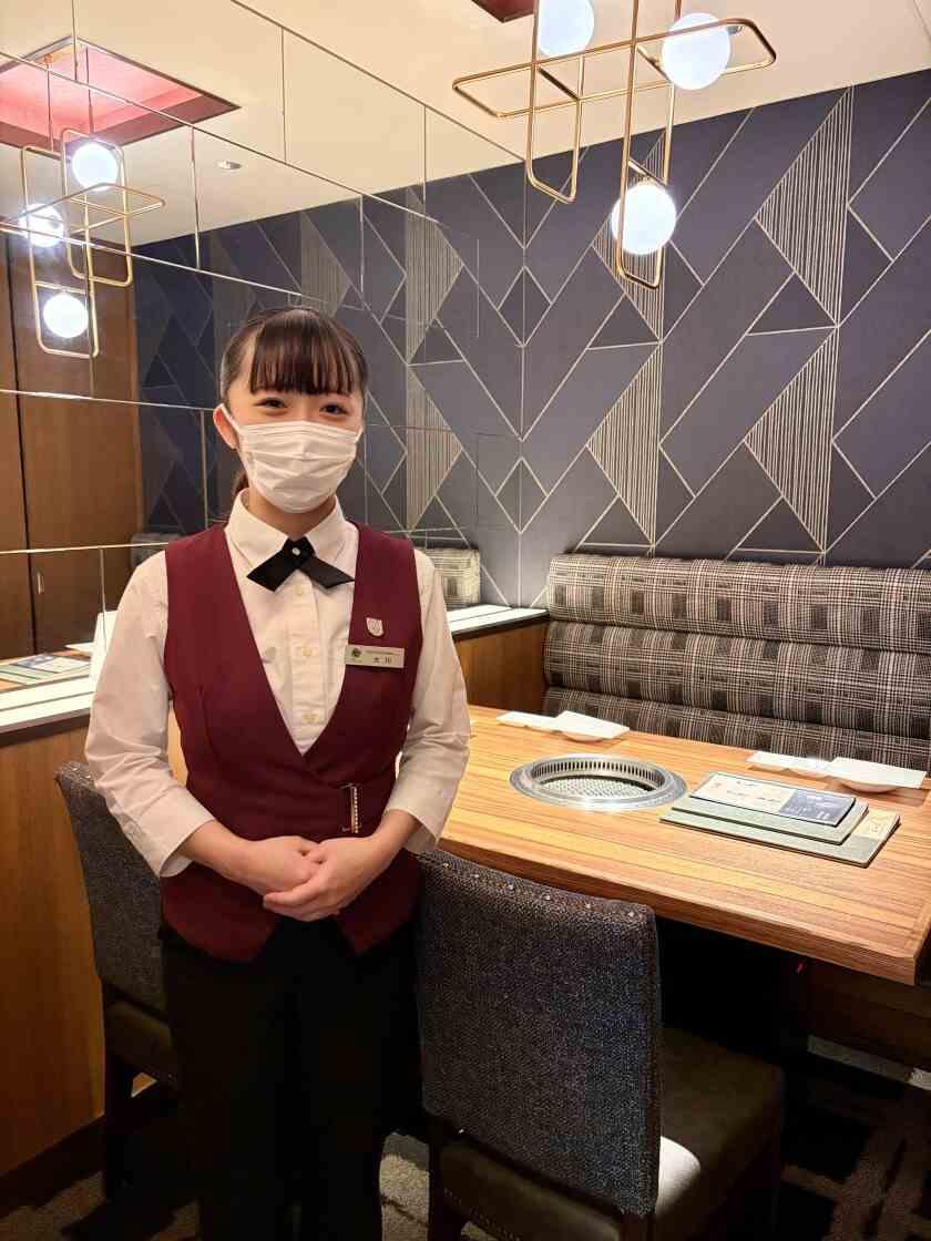 【株式会社コーフク】焼肉セナラ 川口樹モール店の制服2