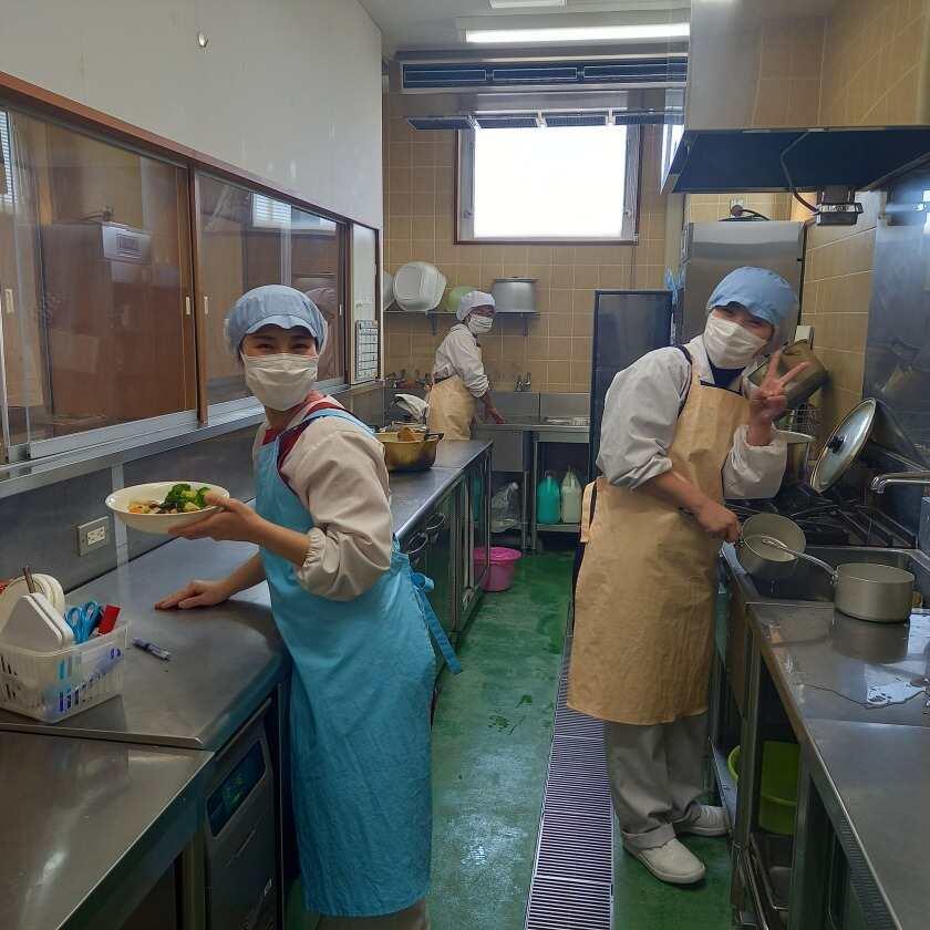 株式会社エム・アイ・ディジャパン ひまわり保育園の制服2