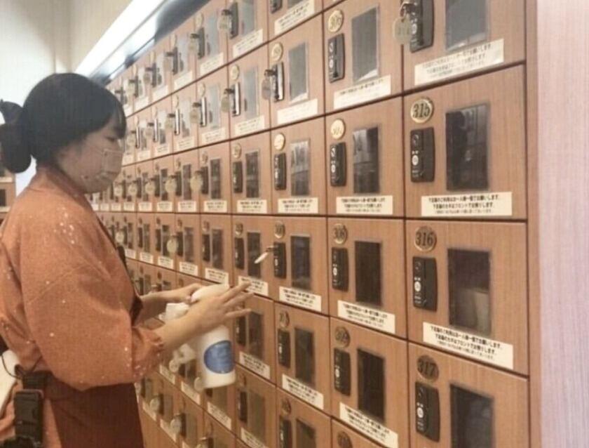 天然温泉 源泉かけ流し きぬの湯の制服4