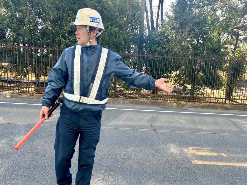 株式会社HSK 交通誘導員の制服2