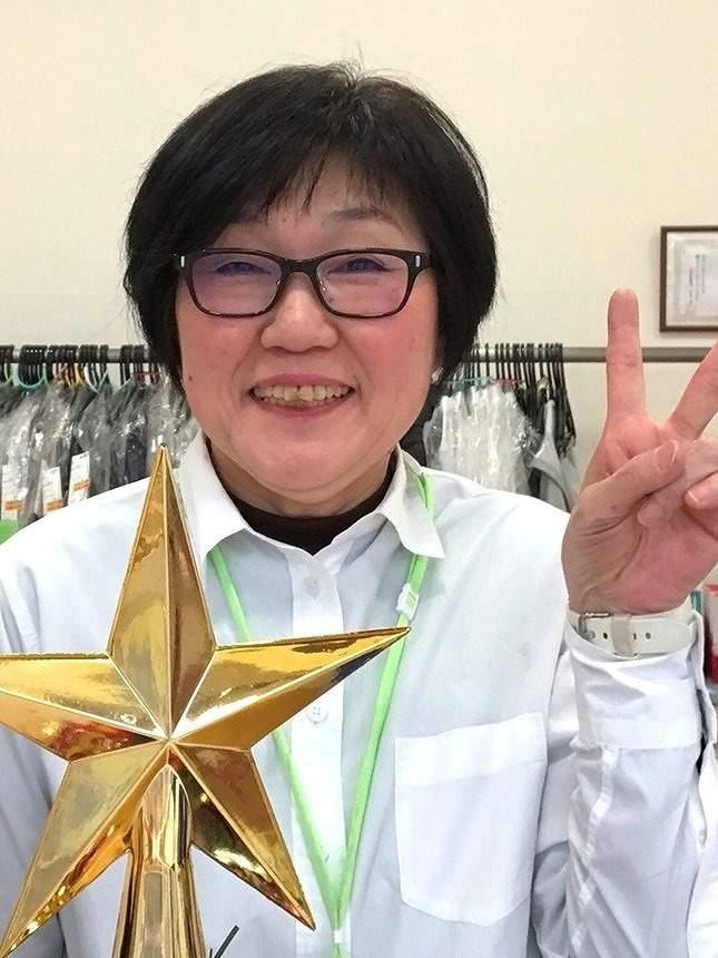 クリーニングぴいぷる 上鳥羽工場の制服3