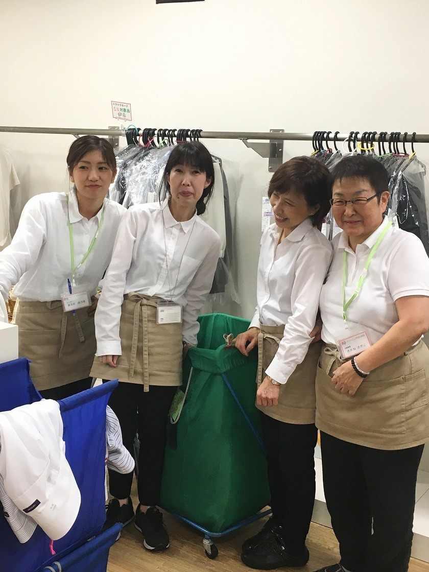 クリーニングぴいぷる 衣笠店の制服3