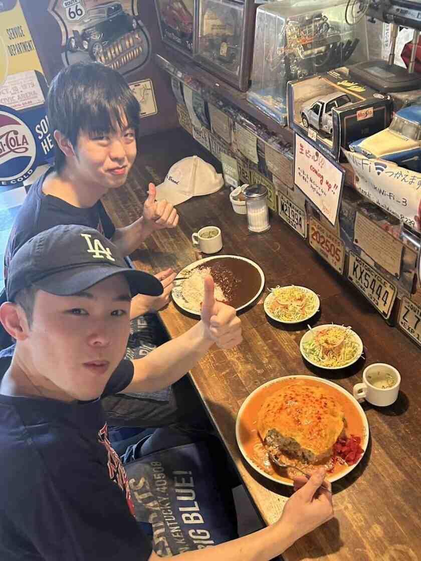 U.K WILDCATS CAFE 西宮武庫川店の制服3