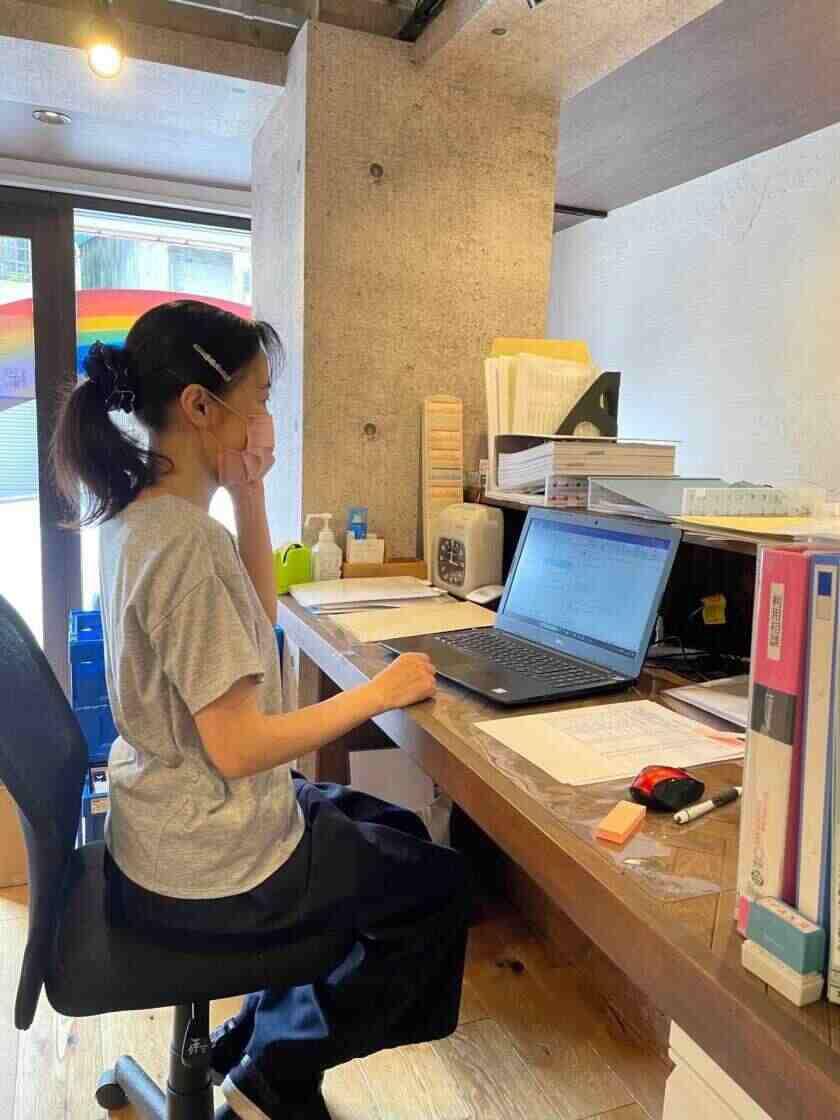 ヘルパーステーション あさぞらの制服4