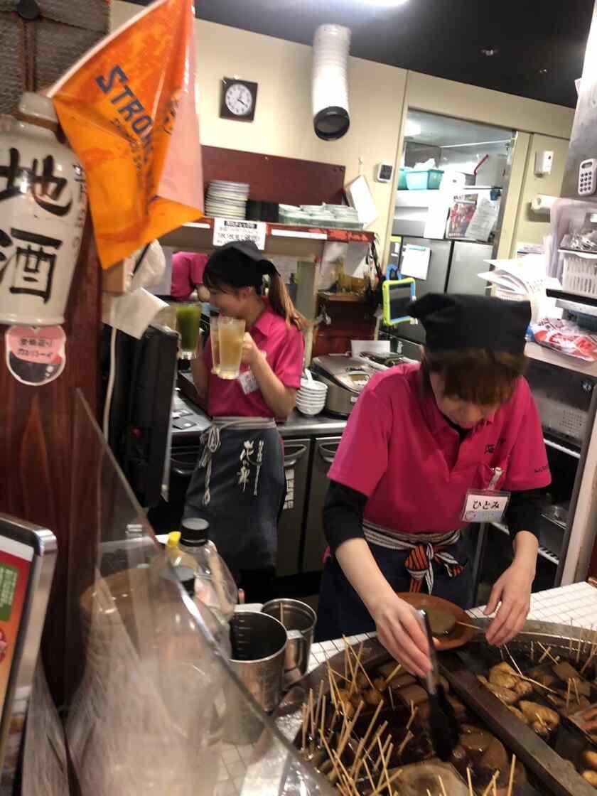 餃子研究所アスティ店の制服2