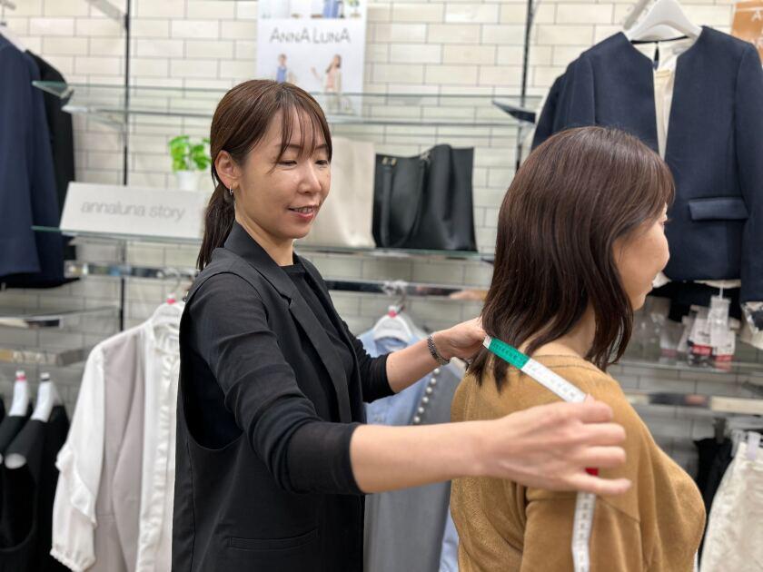 ビッグエムワン ピエリ守山店の制服3