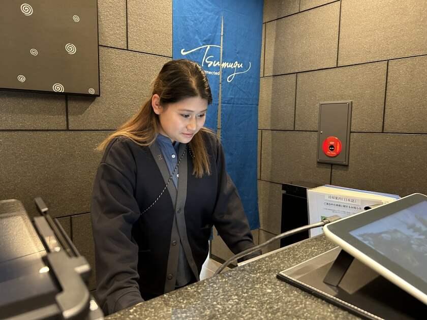 KOKO Hotel Residence 京都二条城の制服2