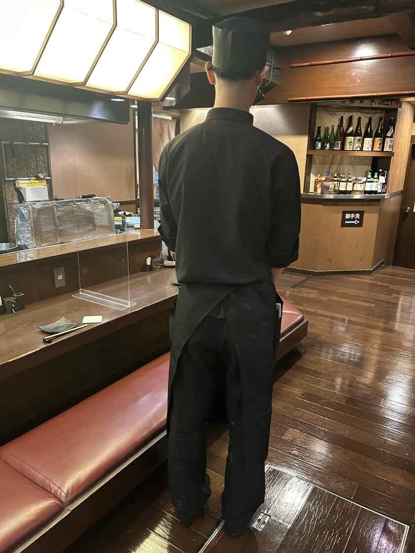 車 江坂店の制服2