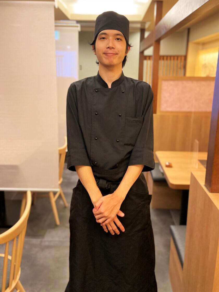 車 梅田店の制服3