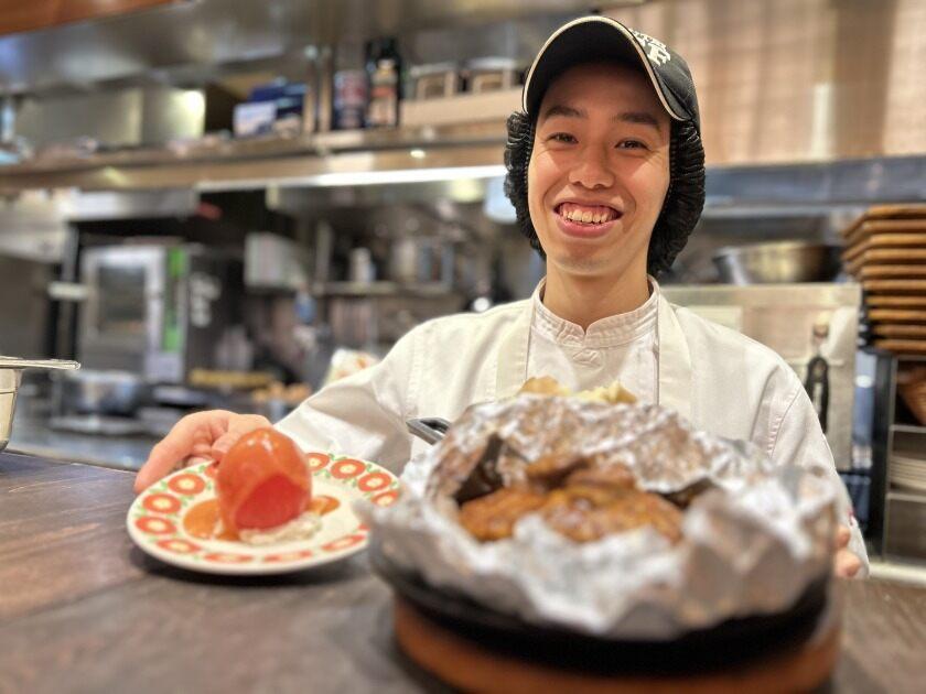 グリルキャピタル東洋亭ポルタ店の制服6