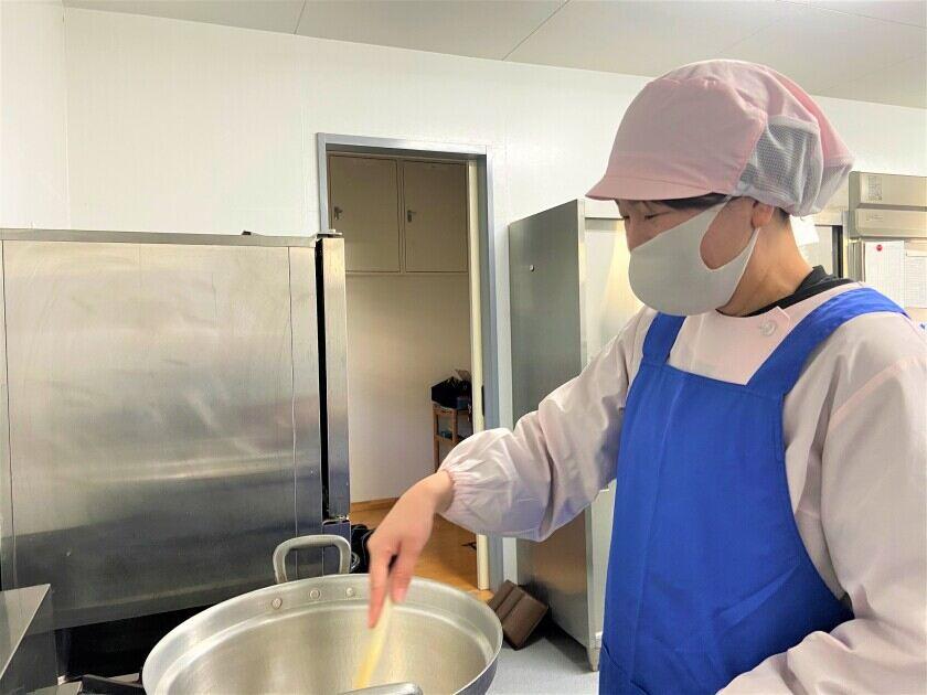 四季のいろ保育園給食室の制服1