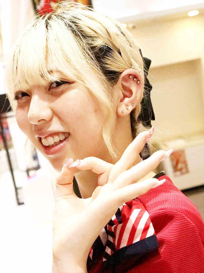 キング観光サウザンド栄住吉店の制服3