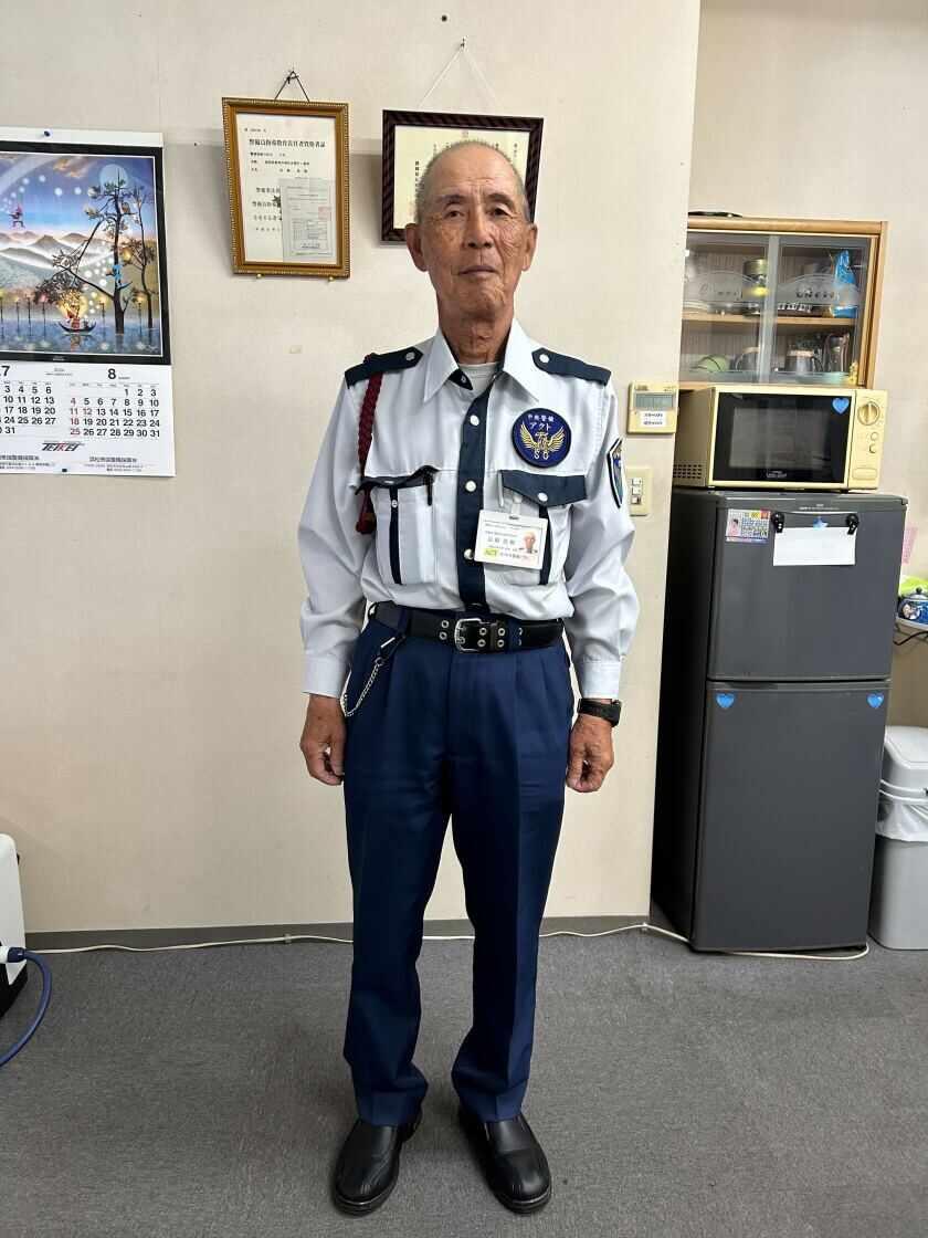 有限会社中央警備アクトの制服2