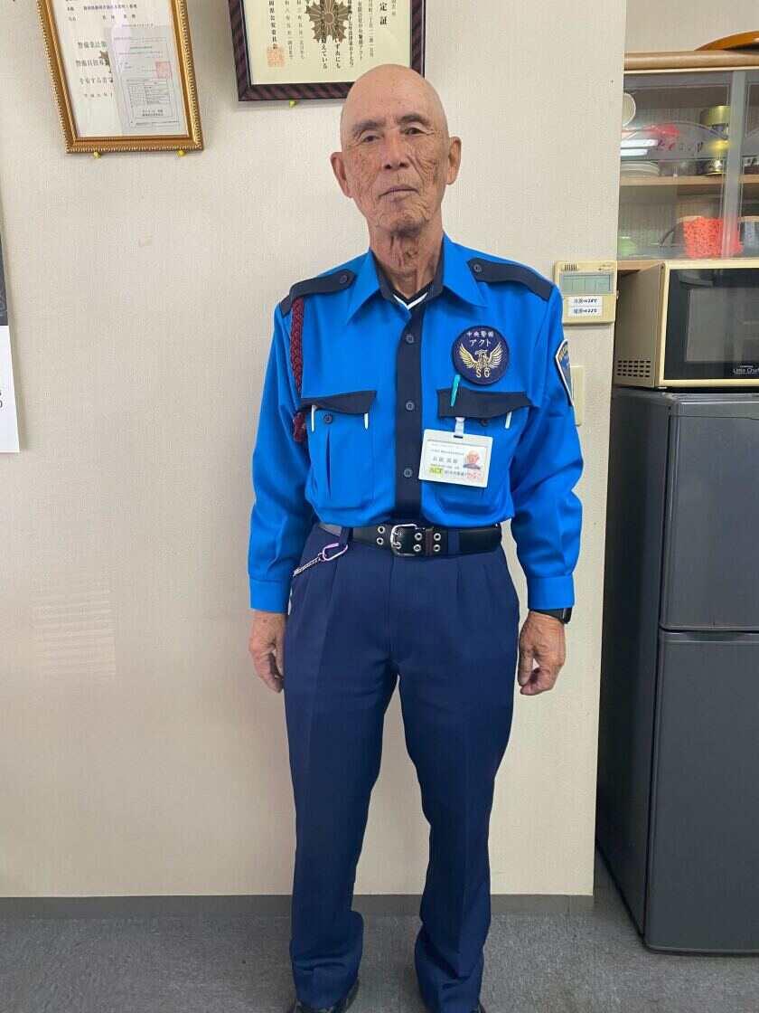 有限会社中央警備アクトの制服2