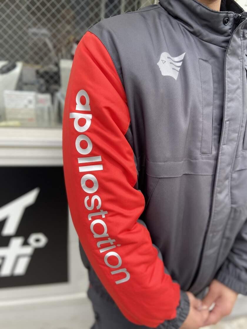 ニコニコレンタカー荒川町屋6丁目店の制服2