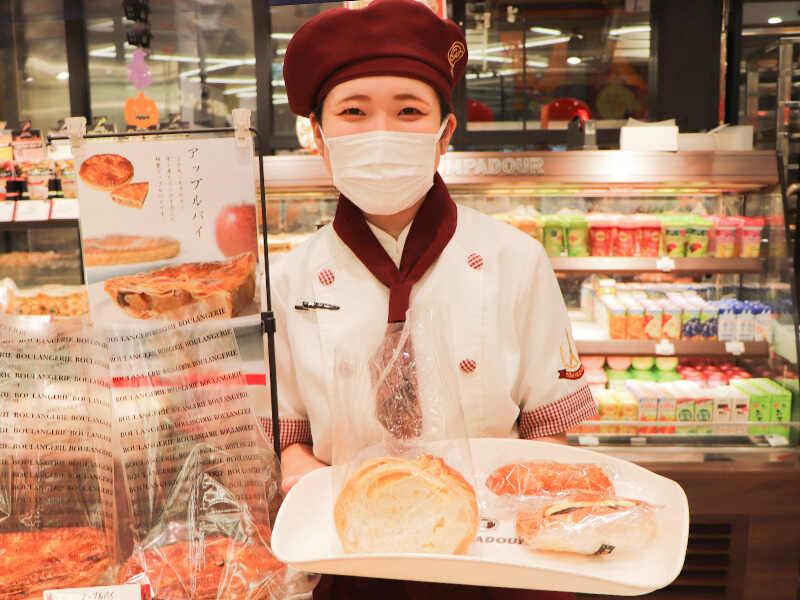 ポンパドウル クイーンズスクエア店の仕事画像1