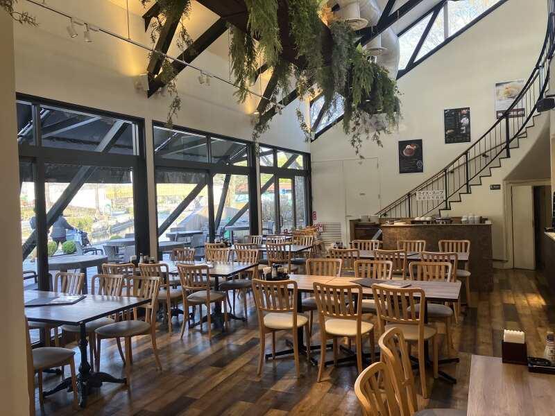 とろけるハンバーグ 福よし オアシスパーク店 の仕事画像1