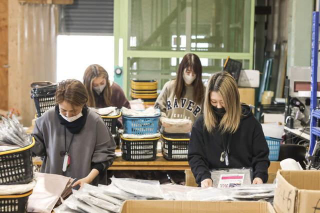 <土日祝休み>アパレル×モクモク♪車通勤OK|梱包スタッフ(軽作業・物流、富田林市)のイメージ画像