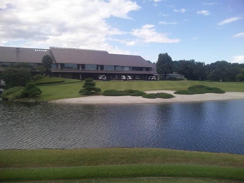 清澄ゴルフ倶楽部の制服1