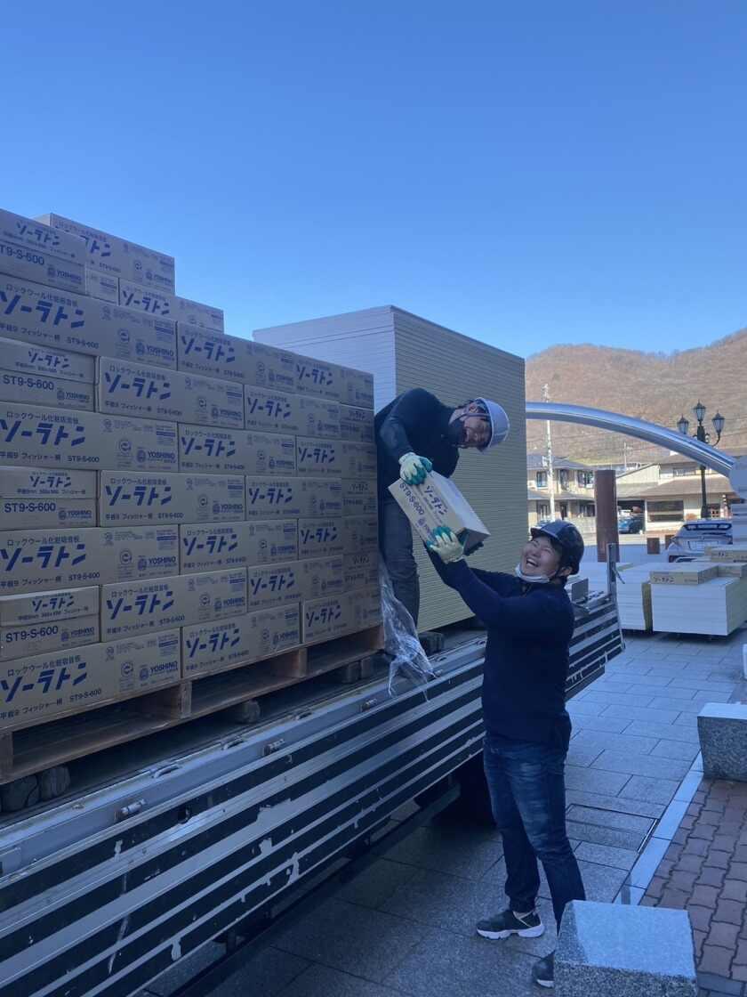 合同会社日本揚重Groupの制服1