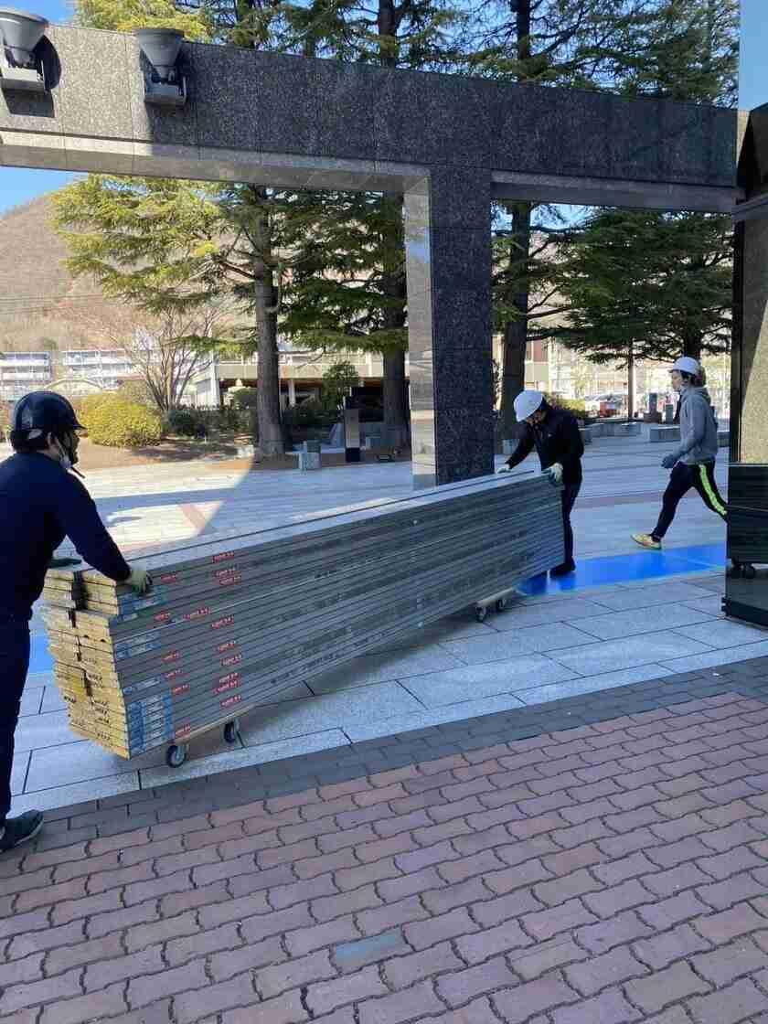 合同会社日本揚重Groupの制服3