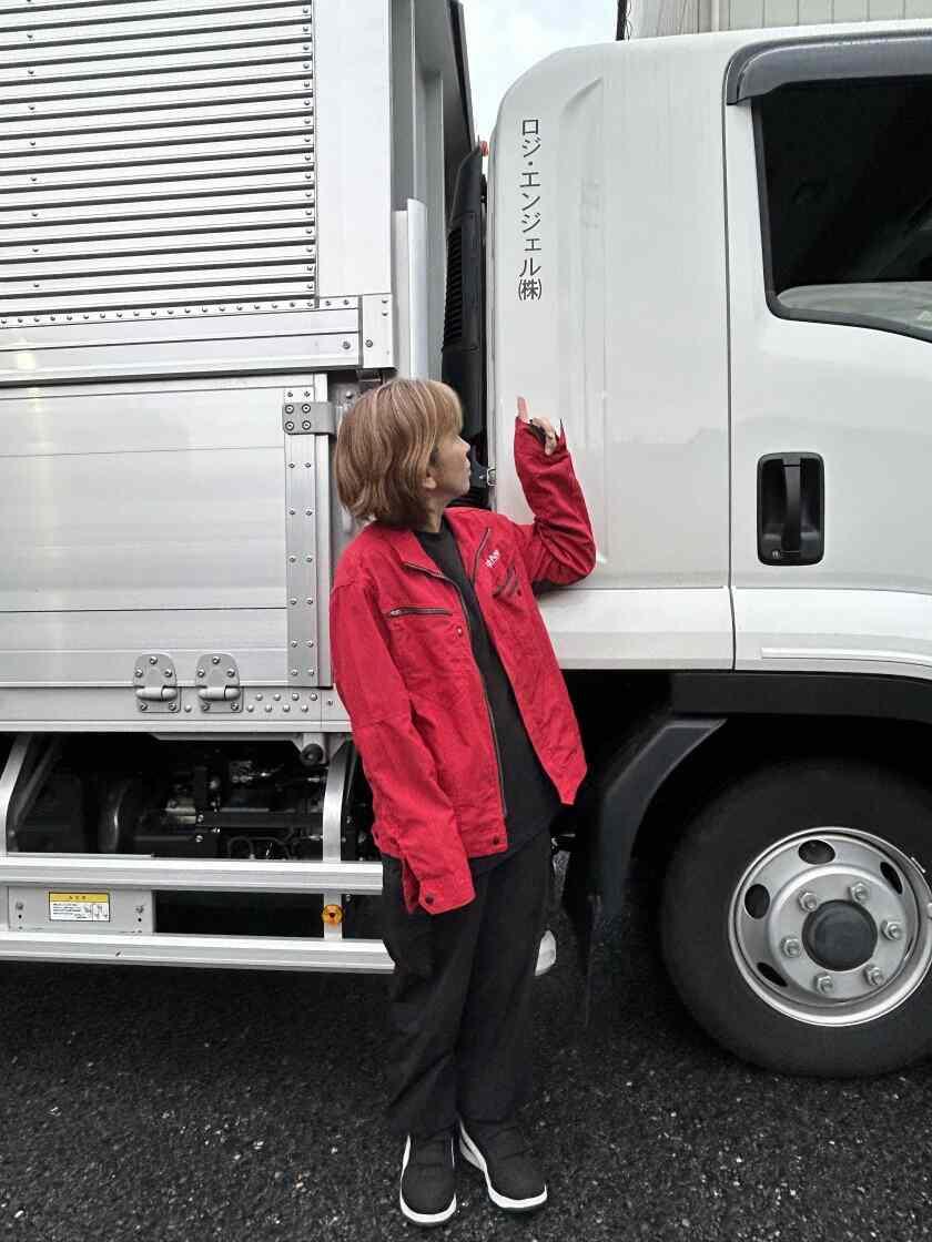 ロジ・エンジェル株式会社の制服3